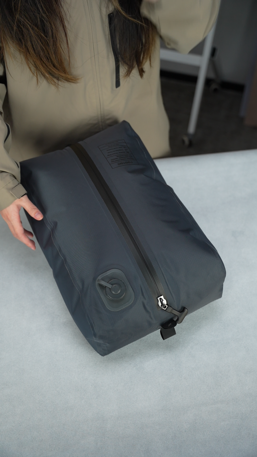 Why Have Vacuum Compression Storage Bags Become the New Favorite for Travel Packing?