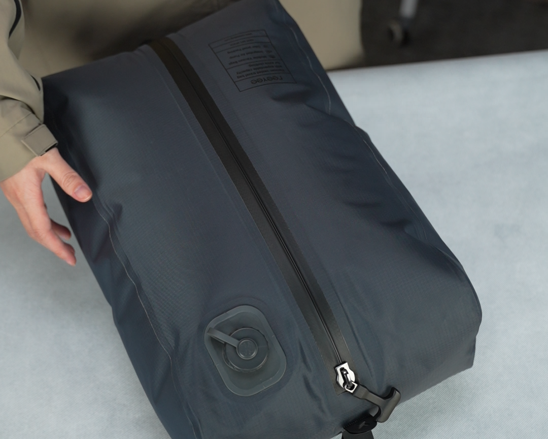 Why Have Vacuum Compression Storage Bags Become the New Favorite for Travel Packing?