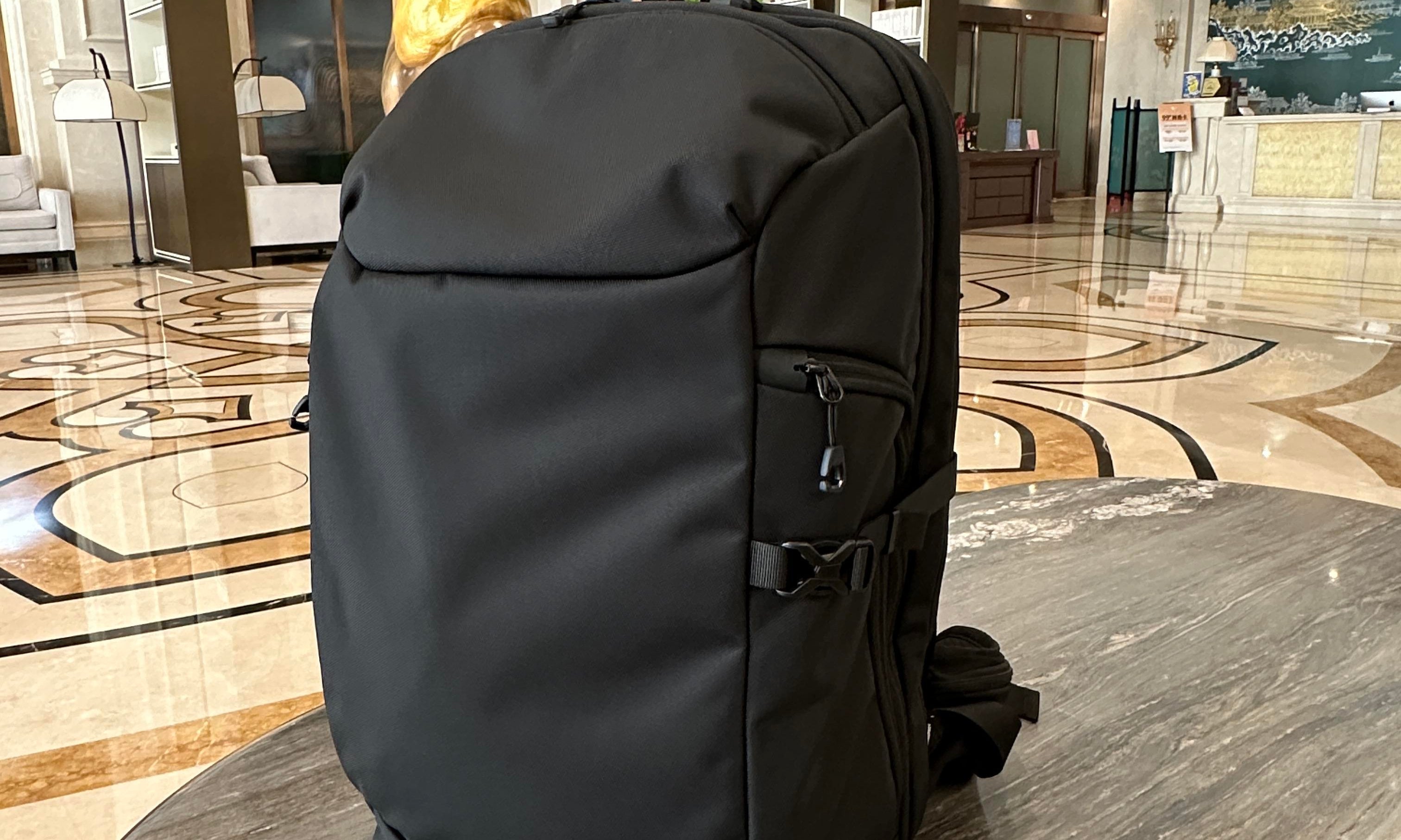 What Kind of Backpack is Worry-Free for Men Around 30 Years Old on Short Trips?