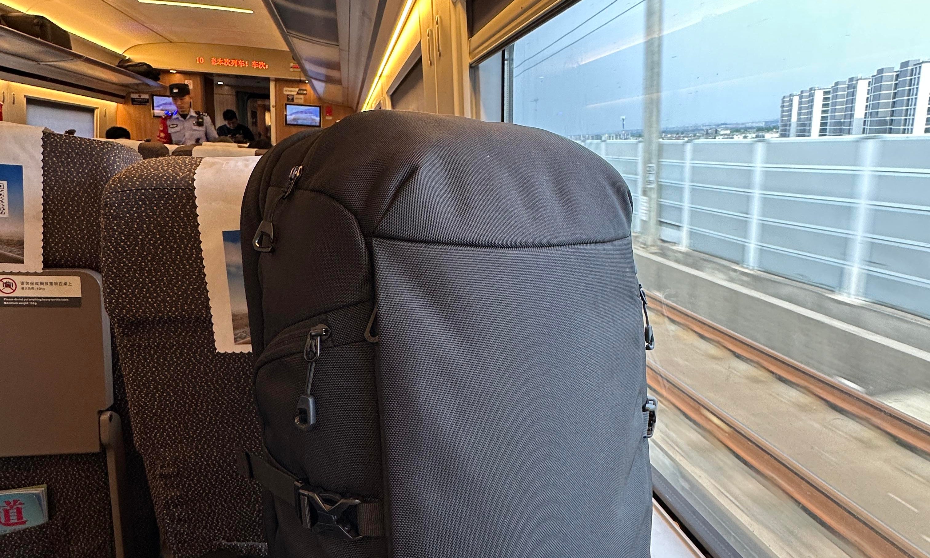 Why is the Aurora A1 backpack with a carrying system the best choice for men who travel?
