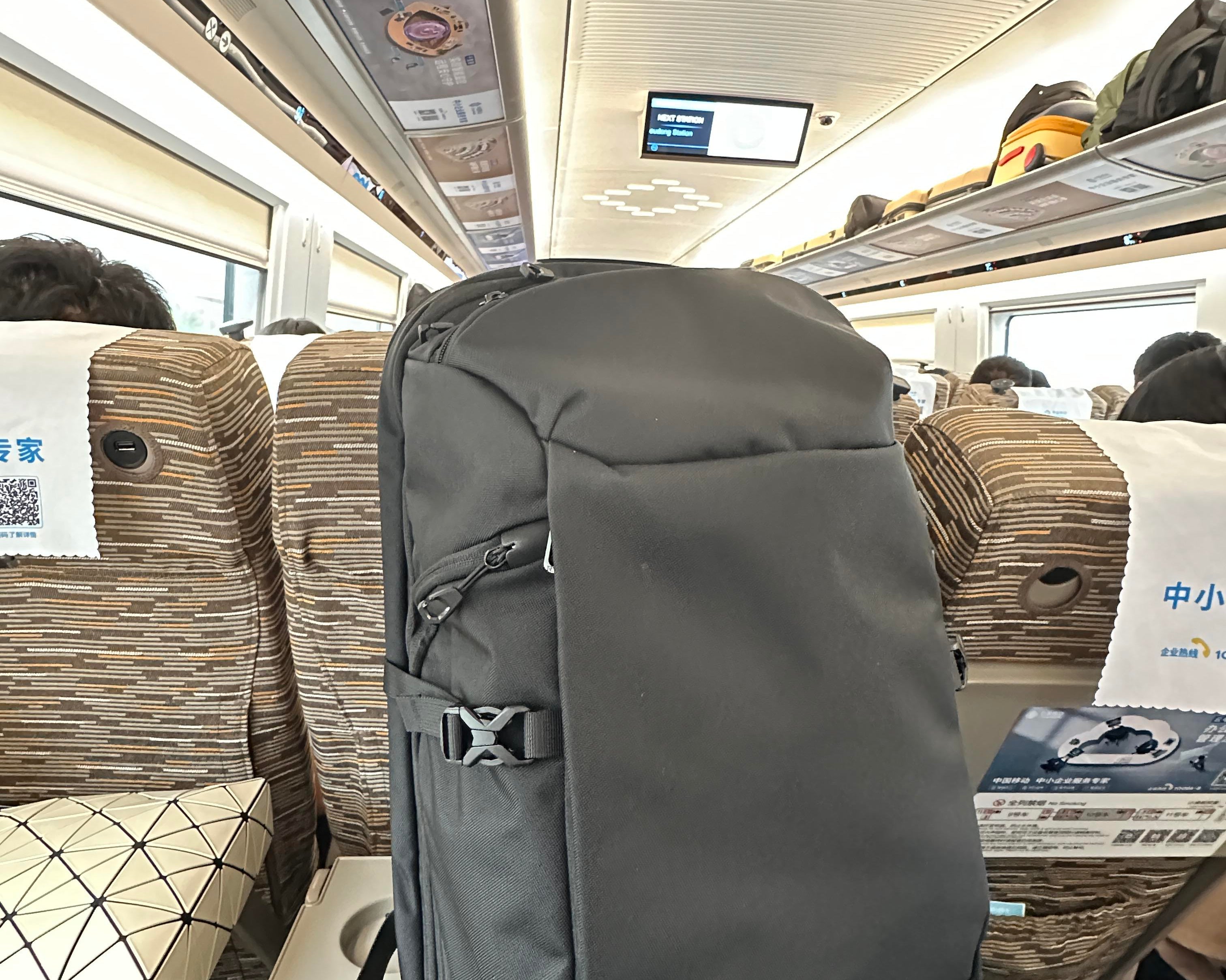 What kind of backpack is truly suitable for a 2–3 day short trip?