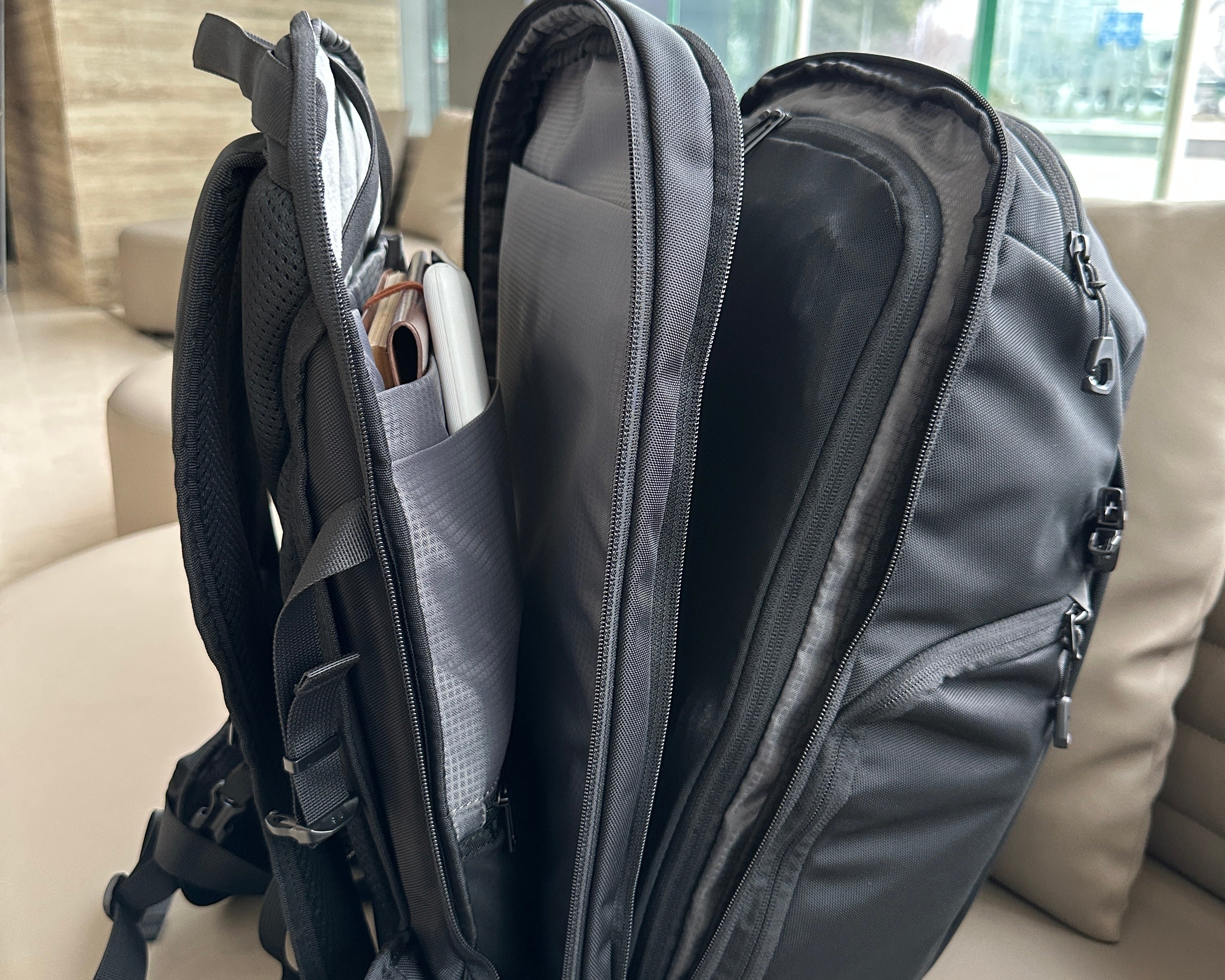 Why Fabric Determines the Lifespan of Your Travel Backpack?