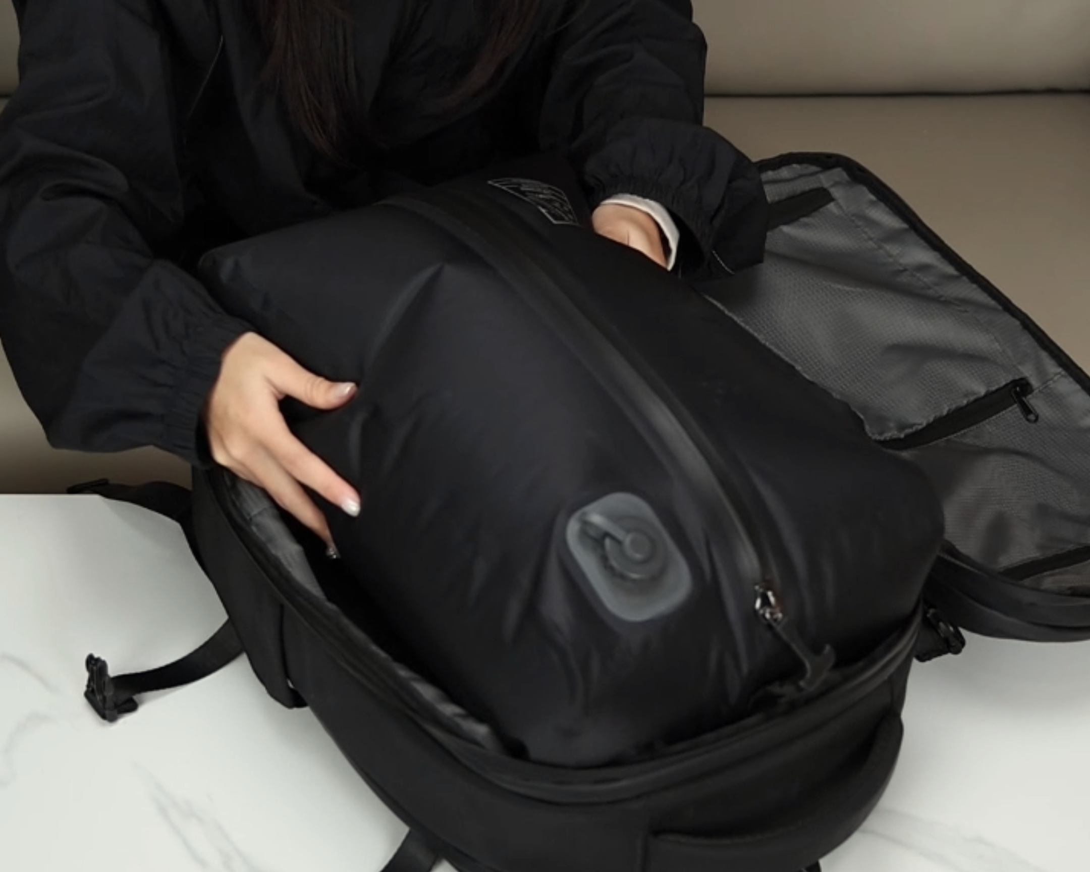 Leak-Proof Vacuum Compression Storage Bags: How Big Is the Gap Between TPU and Ordinary Plastic?
