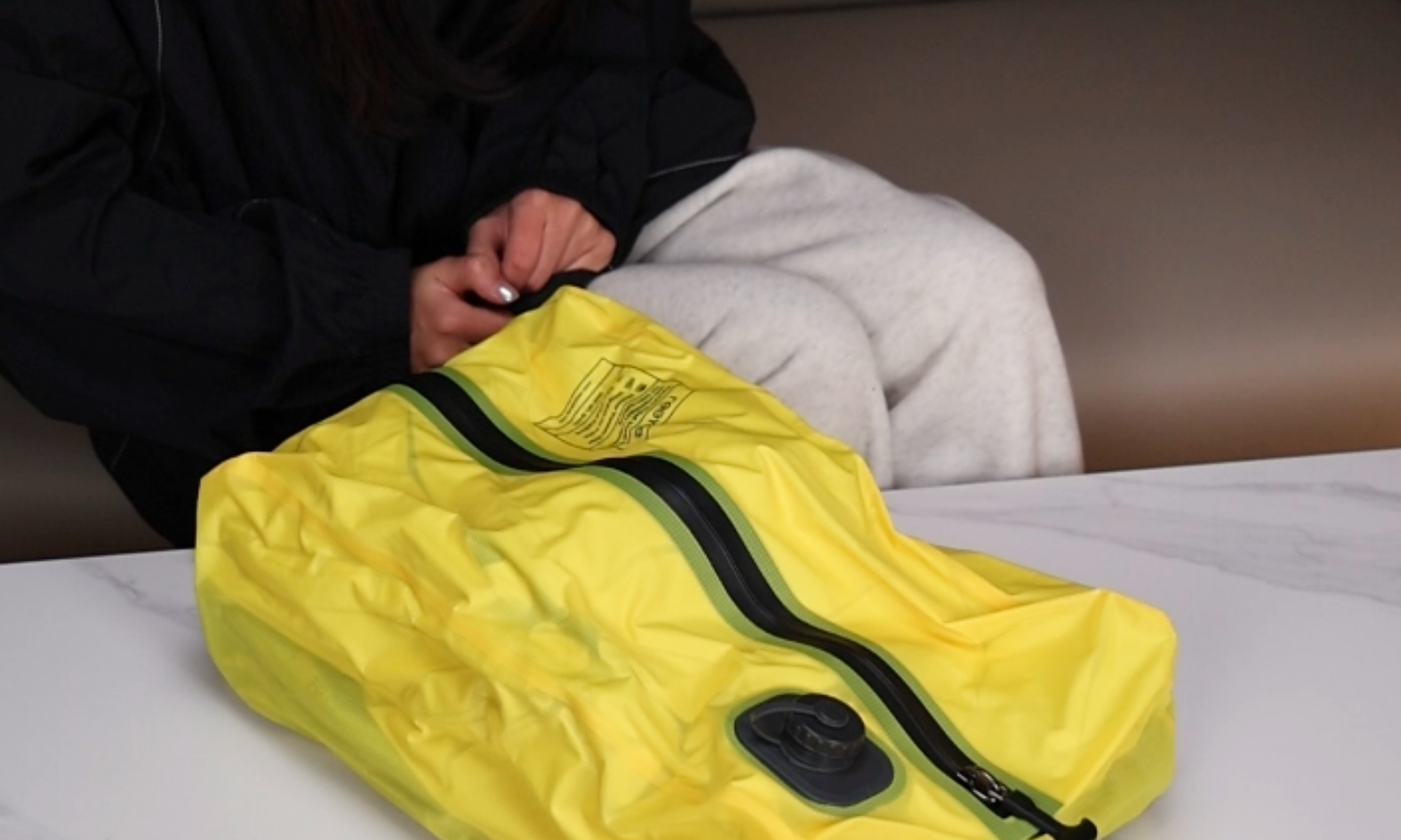 How to Achieve Lightweight Backpack Travel Through Compression Storage