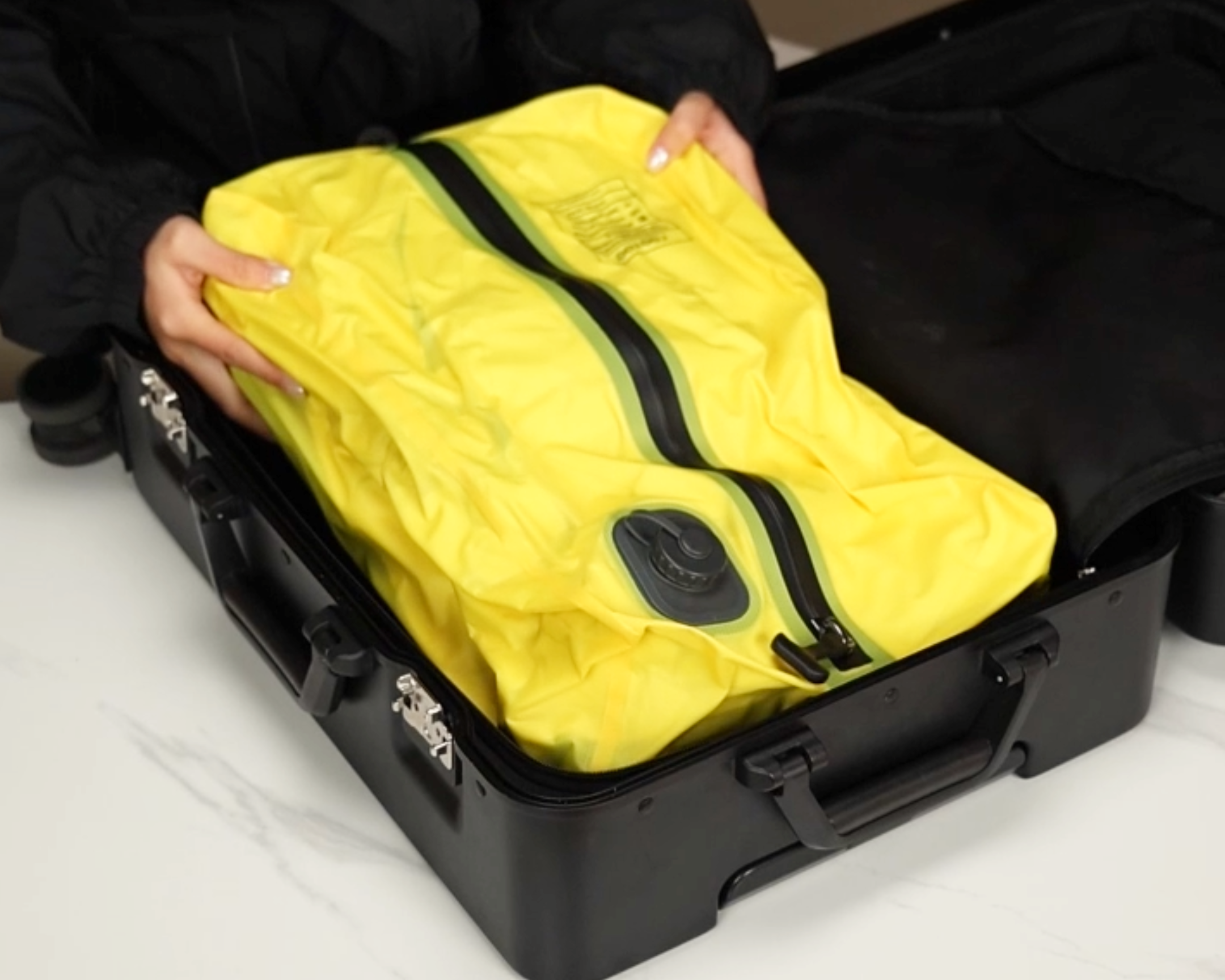 How Practical Is a Rechargeable Compression Storage Bag for Travel?