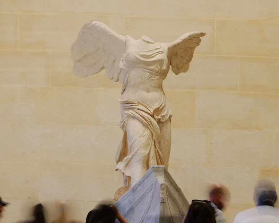 A Stolen Wallet in Paris Made Me See Bags Differently