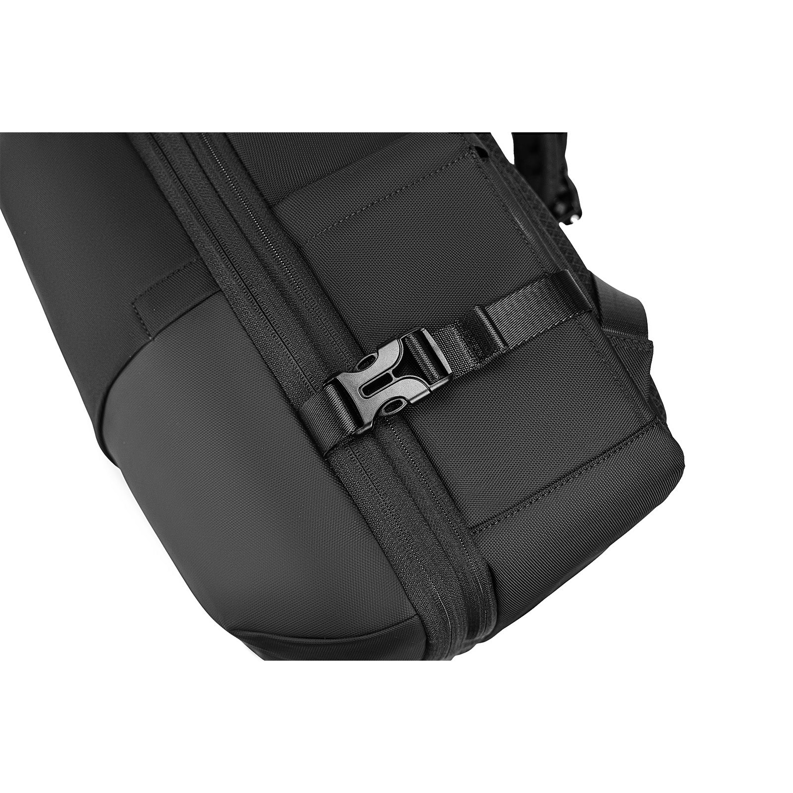 ReeYee-Black_Hole-H01-Backpack-Recycled_Nylon-44L-18.jpg